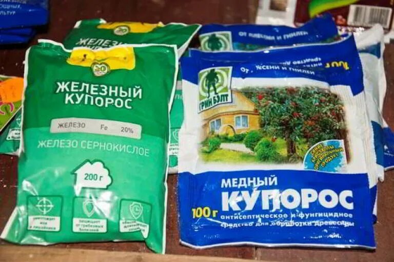 Что лучше весной медный или железный купорос. Железный купорос 50кг.. Jelezniy kuparos. Медный купорос. Железный купорос для обработки деревьев.