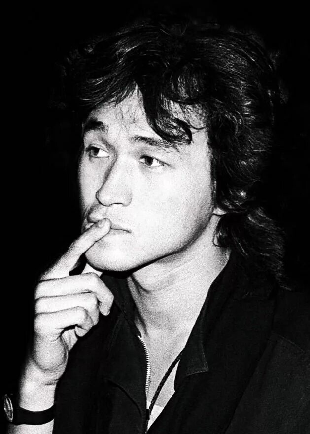 Виктор цой маленький. Цой на аву. Виктор робертович цой. Виктор цой в юности. Виктор робертович цой.