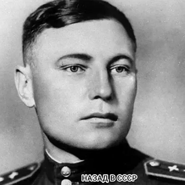 Первый летчик истребитель трижды герой советского союза. Первый летчик истребитель трижды герой советского союза. Покрышкин маршал авиации. Маршал покрышкин. Первый летчик истребитель трижды герой советского союза.