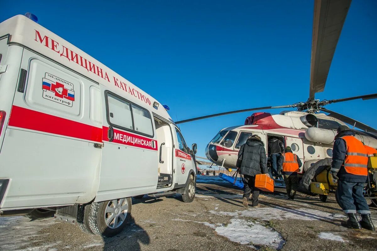 Медицина амурская область. Санавиация Ямал. Санавиация Амурская область. Вертолёт санавиации Ямал. Санитарная Авиация.