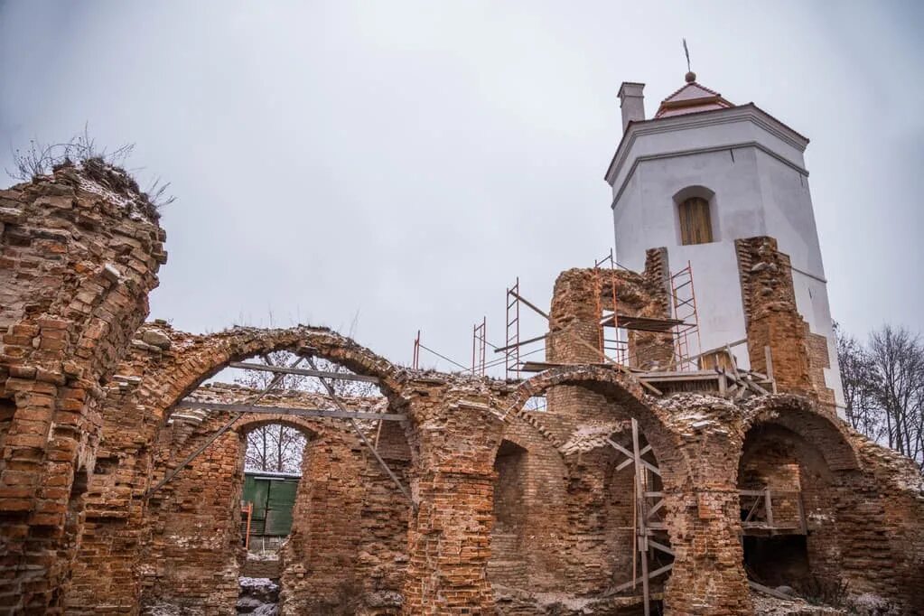 Holszany Castle Justarrived.by