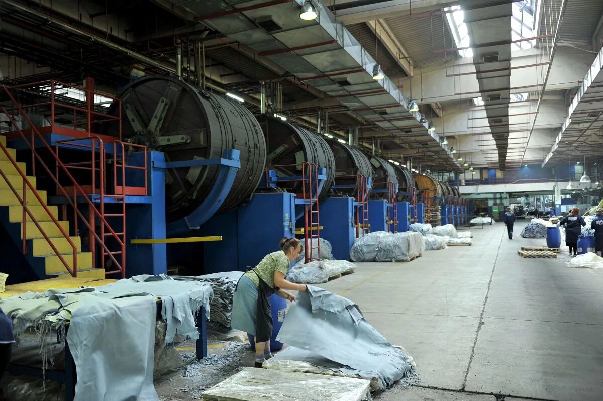 завод русская кожа рязань. рязанский кожевенный завод. кожевенный завод богородск нижегородской. кожевенный комбинаты. кожевенный завод рязань.