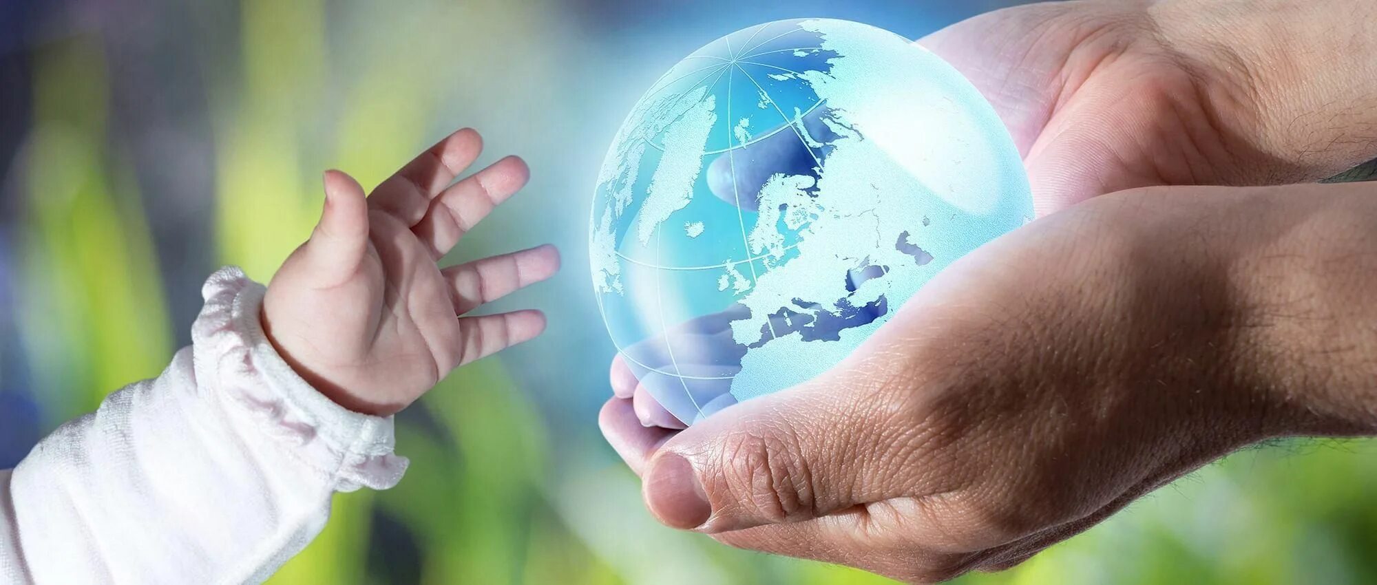 Забота о земле. Земной шар в руках. Планета в руках человека. Мир в руке. Дети земли.