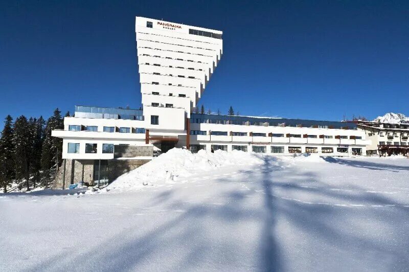 Город мщонув польша. Мщонув. Гостиница štrbske pleso словакия архитектура. Hotel panorama resort словакия. Гостиница štrbske pleso словакия.