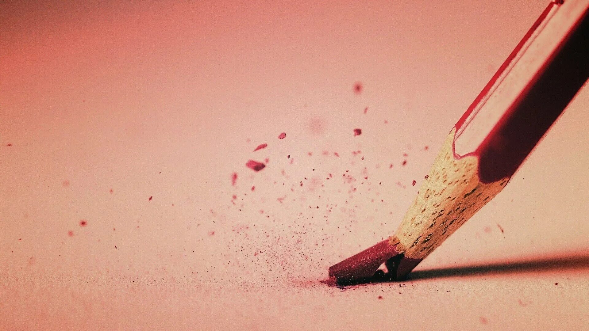 Разбивая поверхность. Сломанный карандаш. Сломался карандаш. Сломанный. Цветные карандаши сломанные.