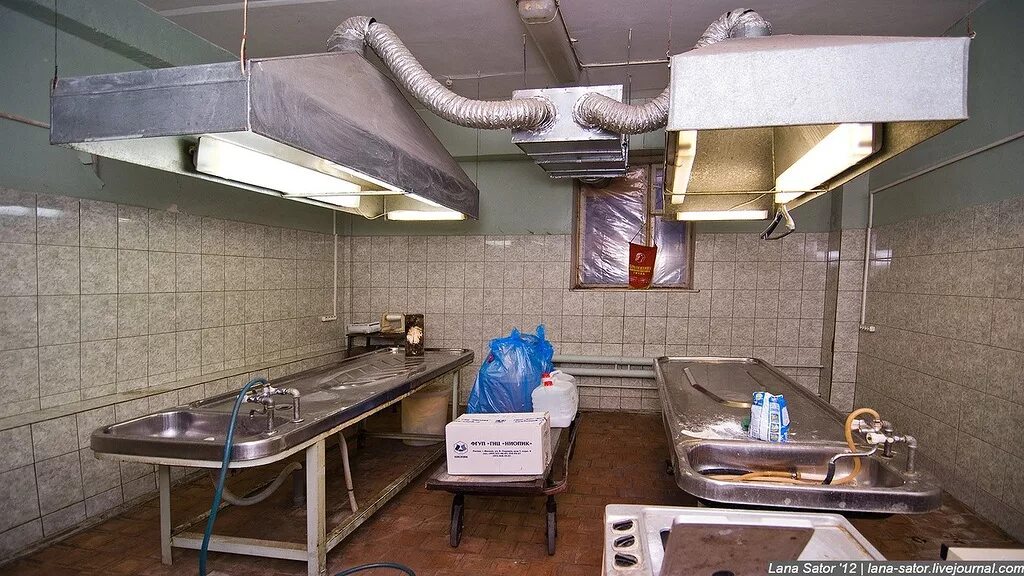 Помещения судебно медицинской экспертизы. Морг судебно-медицинской экспертизы северодвинск. морг судебно-медицинской экспертизы спб внутри.