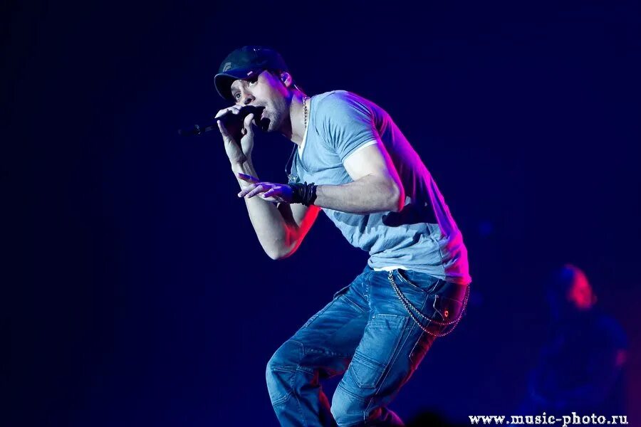 Enrique iglesias old photoshoot. энрике иглесиас 2021. иглесиас 2021. энрике иглесиас 2023. энрике иглесиас concert.