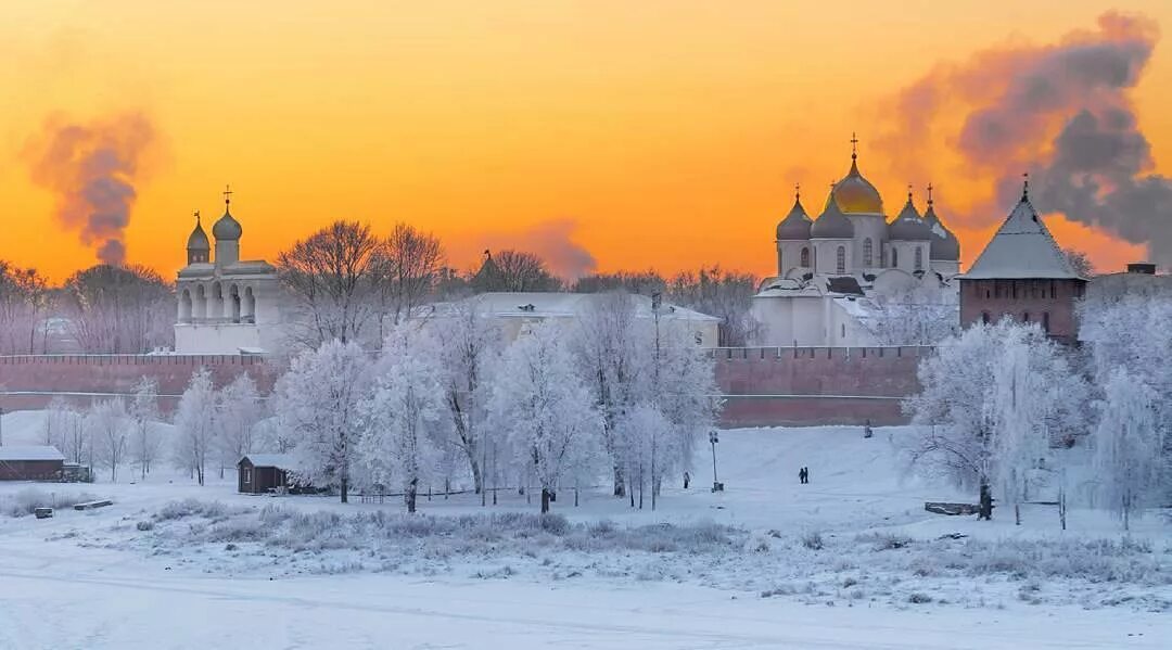 Новый год новгородская область. Новгородский Кремль Великий Новгород зима. Зимний Кремль Великий Новгород. Великий Новгород Кремль зима.