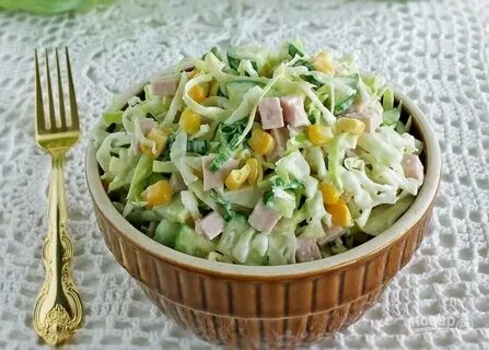 Салат огурцы ветчина сыр кукуруза