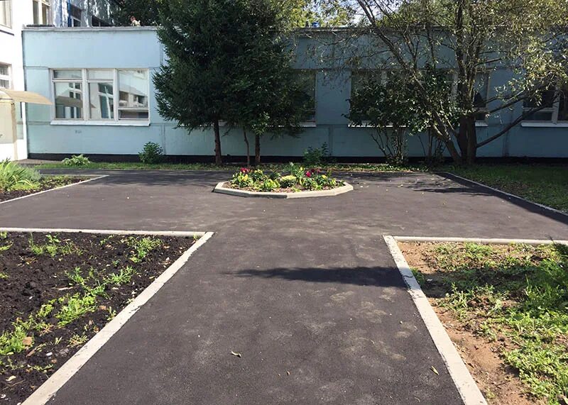 Прилегающая территория детского сада. Благоустройство дворовых территорий. Проекты благоустройства дворовых территорий многоквартирных домов. Красивые клумбы во дворе. Прилегающая территория детского сада.