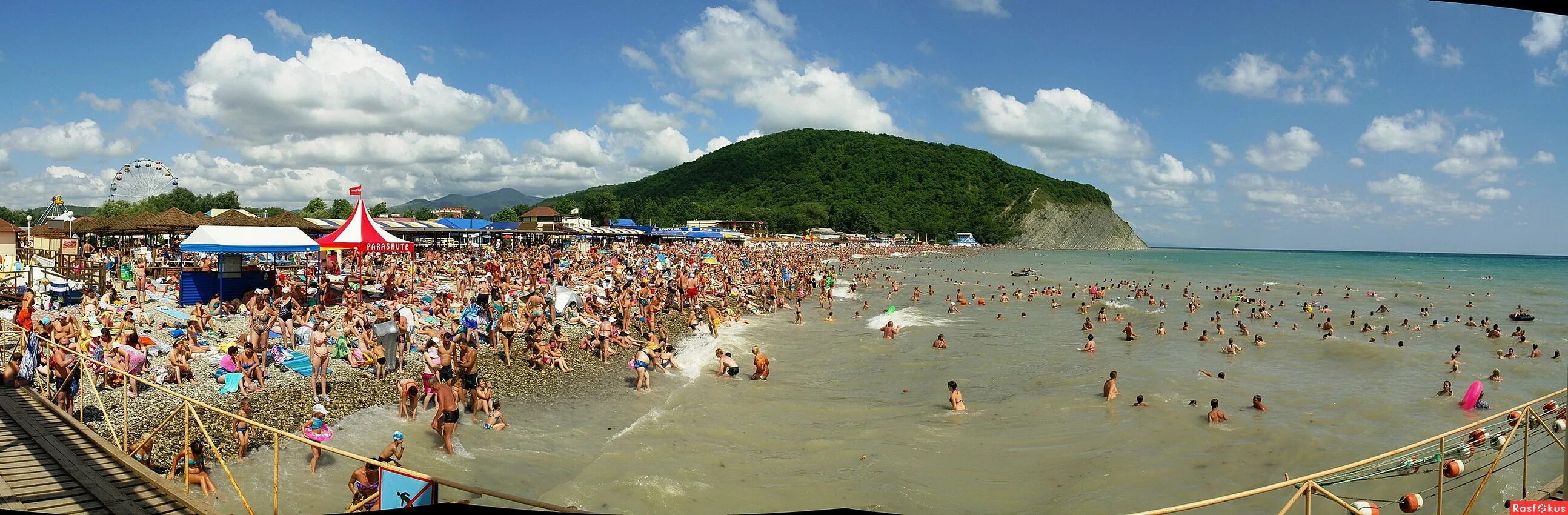 Погода в архипке. Море Архипо Осиповка. Архипо-Осиповка пляж. Пляж Ежик Архипо Осиповка. Прохоровский пляж Архипо-Осиповка.