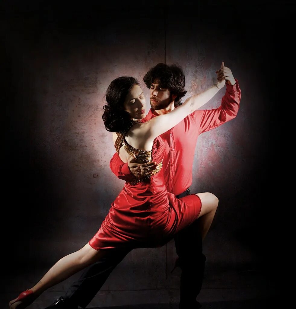 Парные танцы. Женщины танцующие танго. Женщины танцующие танго. Танго страсть. Танец страсти.