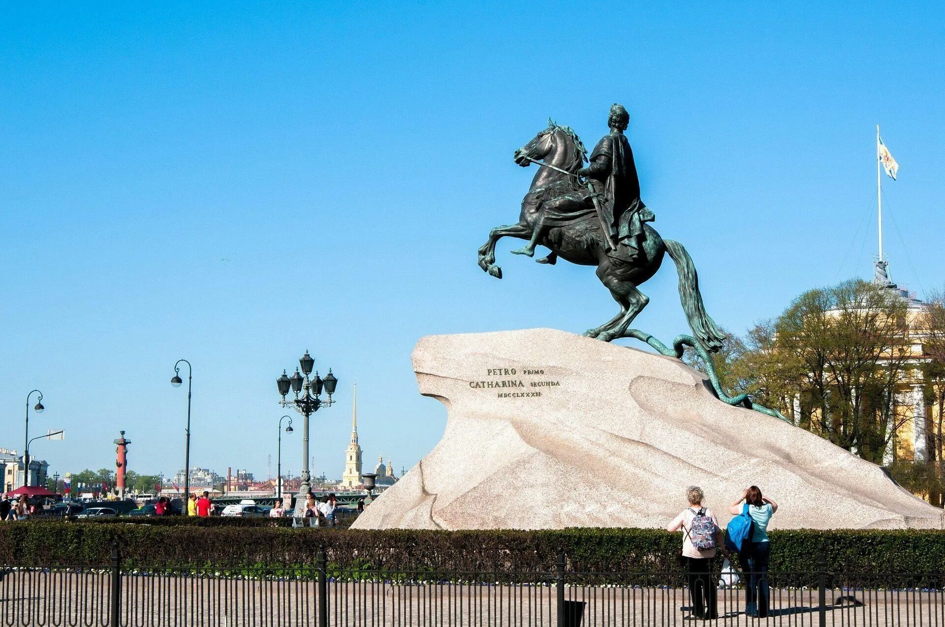 Площадь петра 1 санкт петербург. Медный всадник памятник в Санкт-Петербурге. Памятник Петру первому в Санкт-Петербурге медный всадник. Питер памятник медный всадник. Памятник Петру i медный всадник.