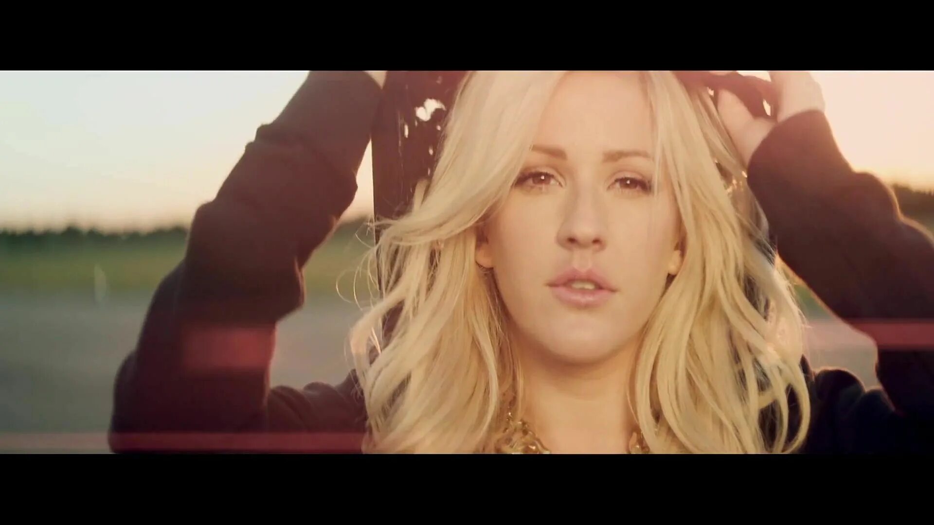 Новый день клип. Элли Голдинг Берн. Ellie Goulding 2023. Ellie Goulding 2013. Ellie Goulding 2023 клип.