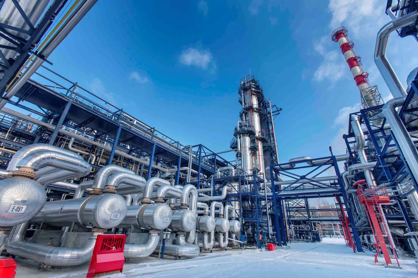 Акционерное общество нефть. Газпромнефть московский нпз. московский завод по переработке нефти. нефтеперерабатывающий завод в москве. московский нефтеперерабатывающий завод «сибур холдинг».