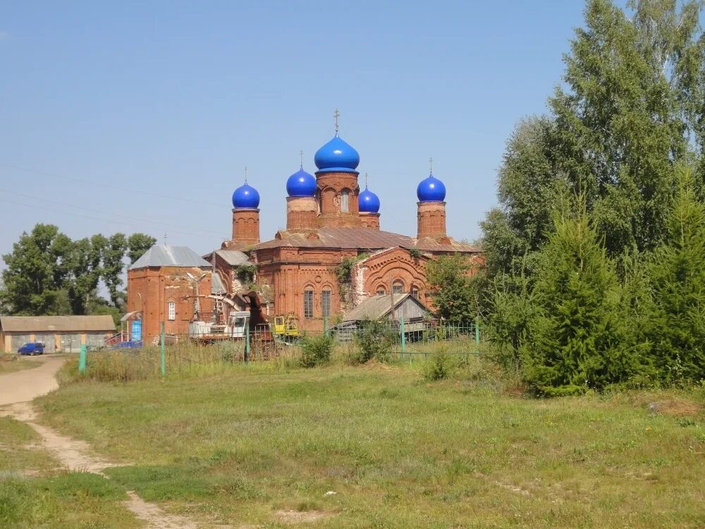 Иванырс Лунинский. Храм села Иванырс. Храм Покрова Пресвятой Богородицы села Иванырс. Иванырс Лунинский район Церковь.