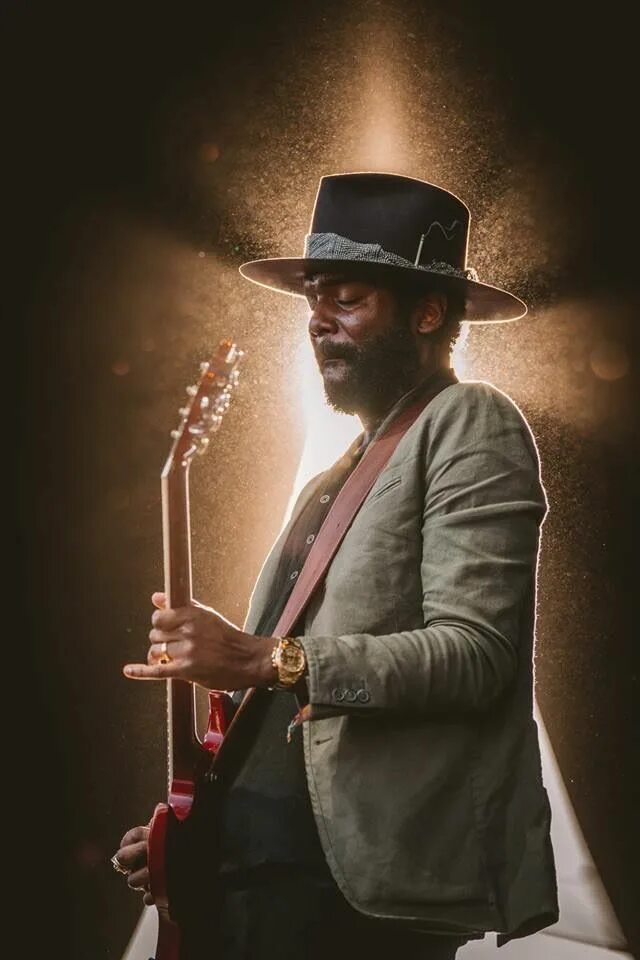 Gary clark jr jpeg raw. Gary clark jr. гари кларк мл.. гари кларк. портрет с гитарой.