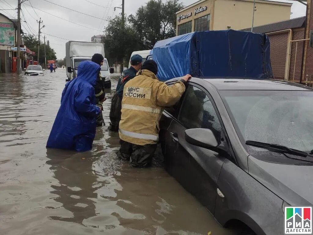 Какая погода в дагестане. Ливни в Дагестане. Дагестан потоп. Дагестан наводнение 2021. Дожди в Дагестане.