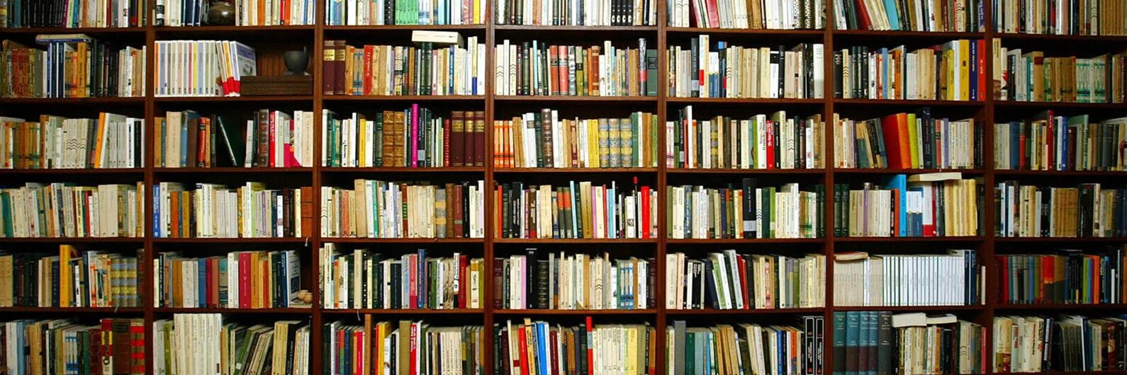 В книжном шкафу было 120 книг. Полки для книг. Полка с книжками. Красивая полка с книгами. Фон полки с книгами.