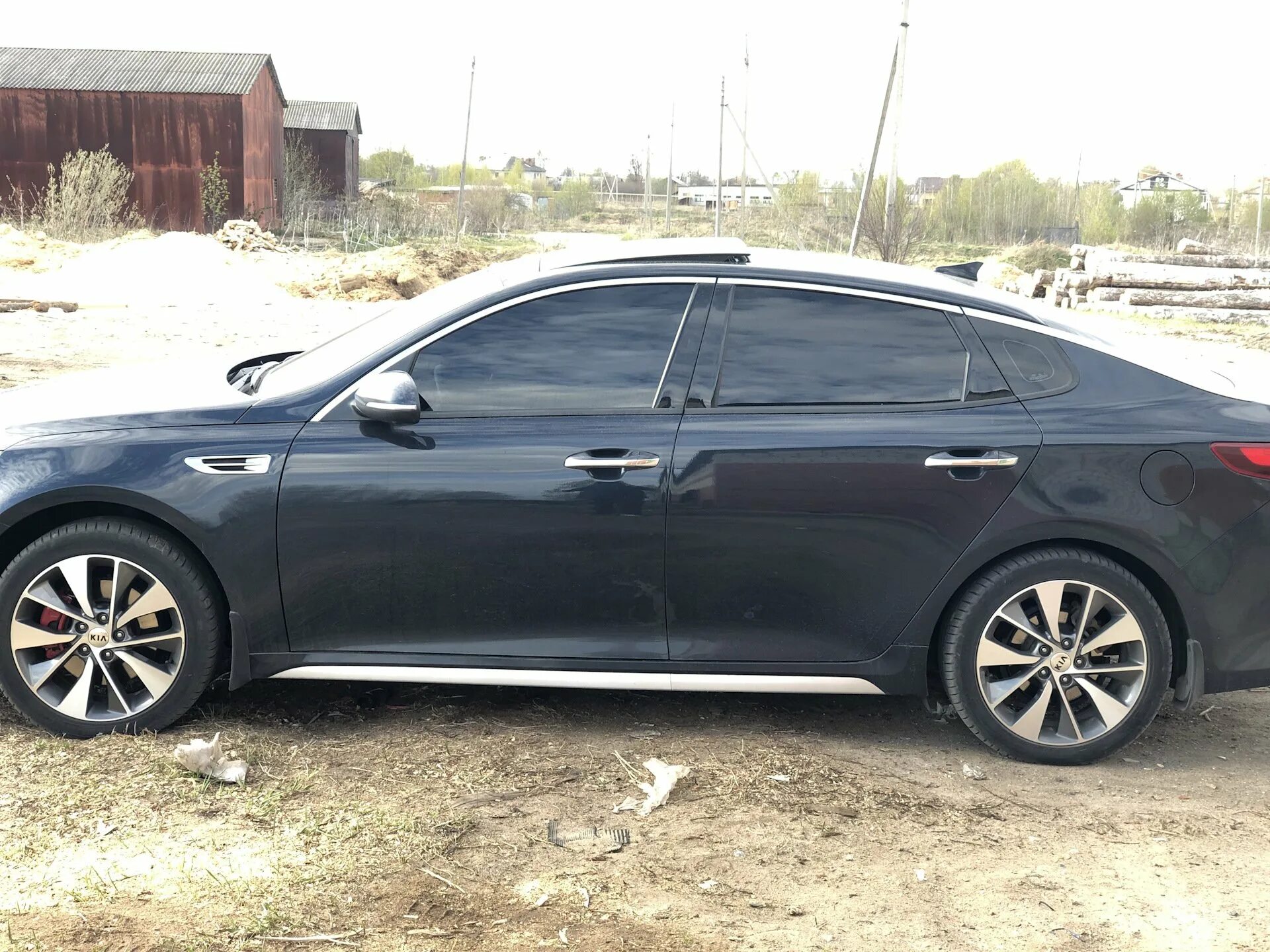 Диски оптима. Диски Kia Optima r18. Диски на Киа Оптима r17. Киа Оптима 4 на дисках. Kia Optima 4 18 колеса.