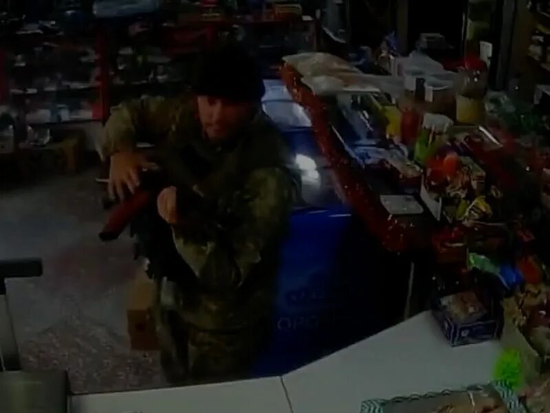 Тряска оружия. Ограбление магазина. Вещи для ограбления. Грабят магазин. Украинское оружие.