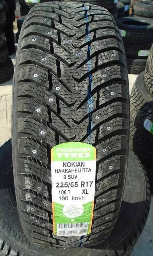 Nokian hakkapeliitta suv r17