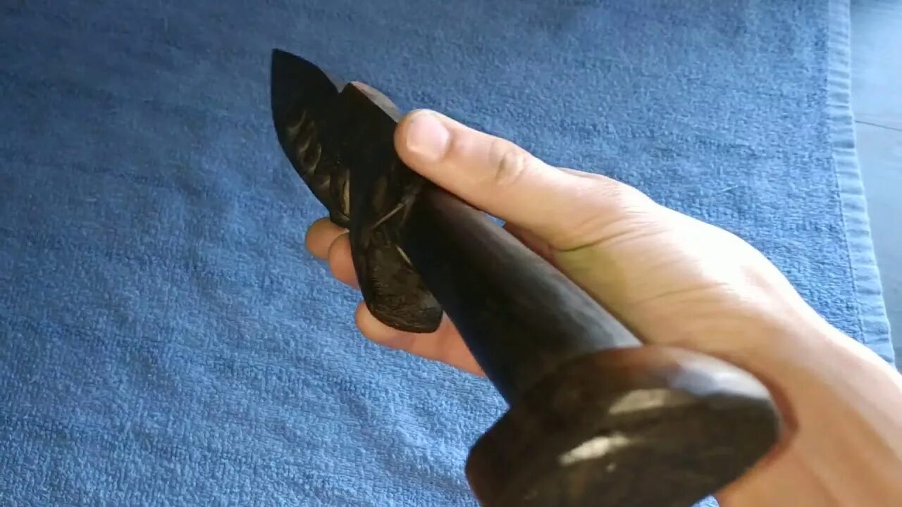 Эбонит 51-1627. Эбонит смола. Эбонит стержень ф 20-22мм (≈ 600-700 мм). Эбонитовая трубка. Листовой эбонит 6мм.