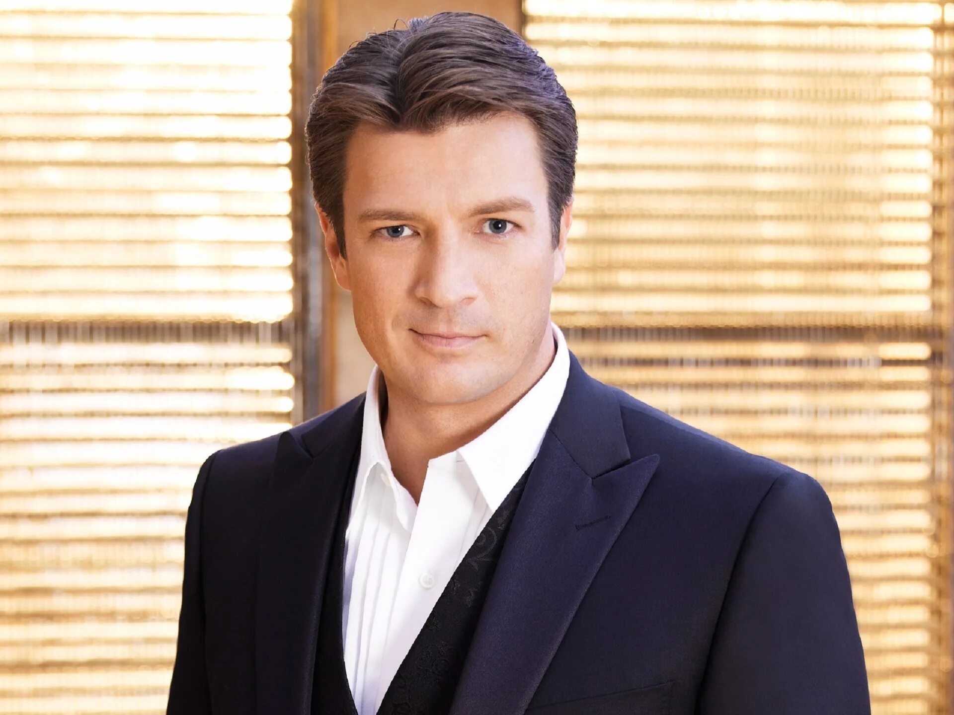 Что происходит с мужчинами 40. Nathan Fillion. Нэйтан Филлион фото 2021. Мужчина. Мужчина 40.