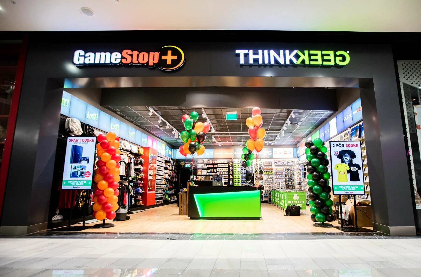 1 game store. Геймстоп. Gaming shop. GAMESPOT магазин. GAMESTOP games.