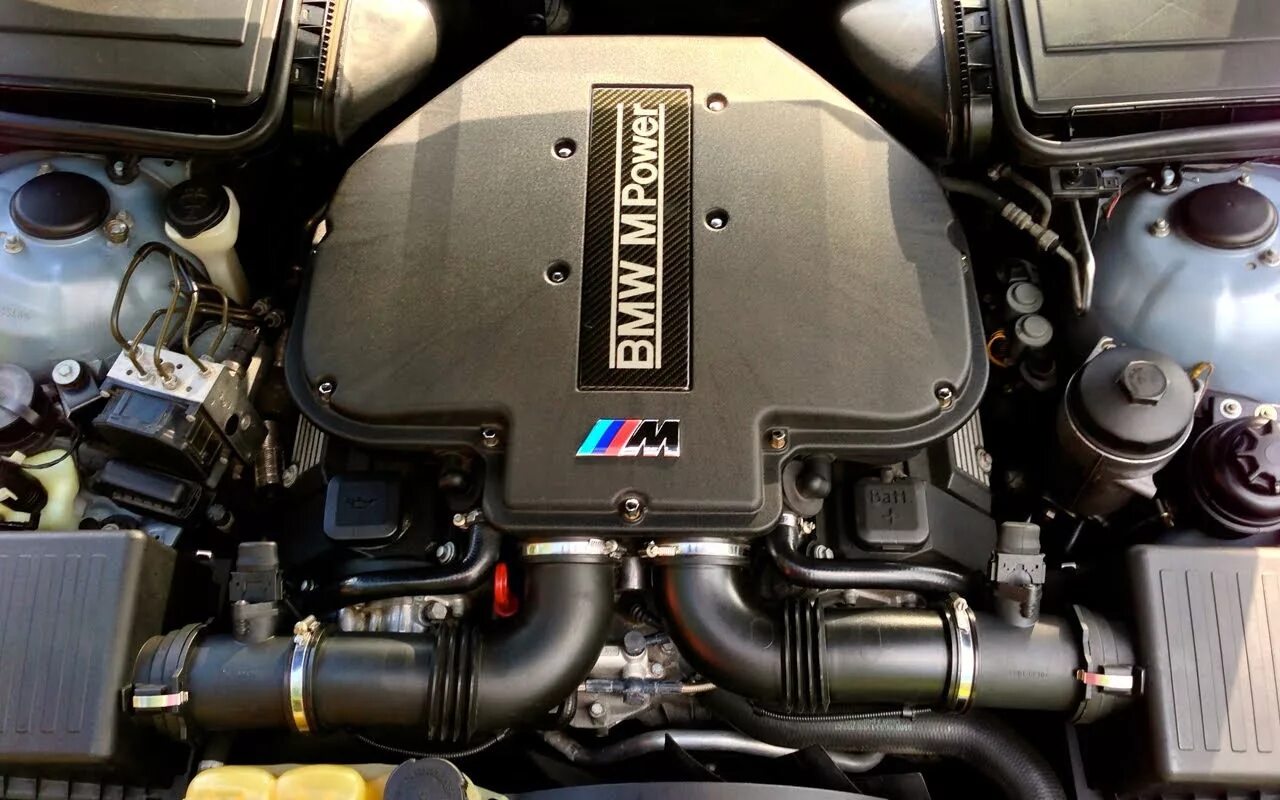 Е39 двигатели. Bmw m5 e39 двигатель. мотор бмв м5 е39. e39 bmw мотор. бмв м5 е39 двигатель.