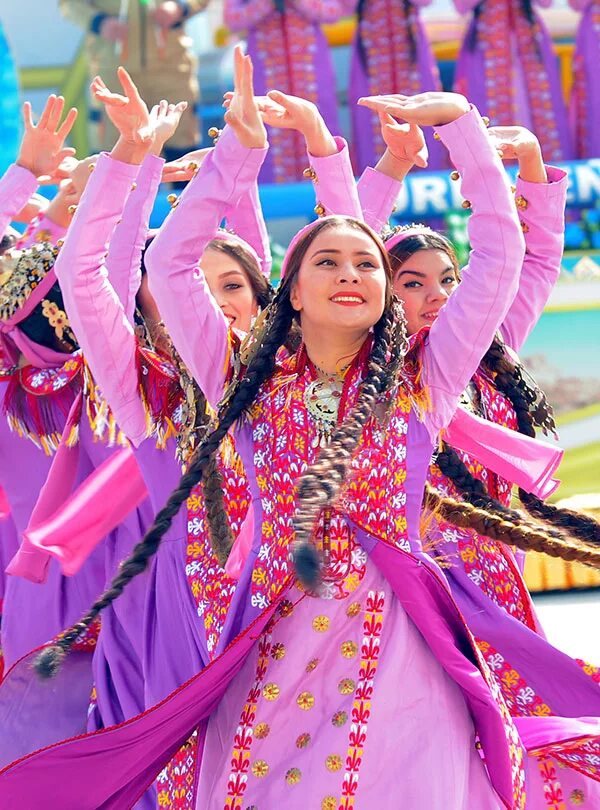 Туркмен видео. Туркмен Куштдепди. Туркменистан танцы Куштдепди. Национальный танец Туркменистана. Туркменские танцы.