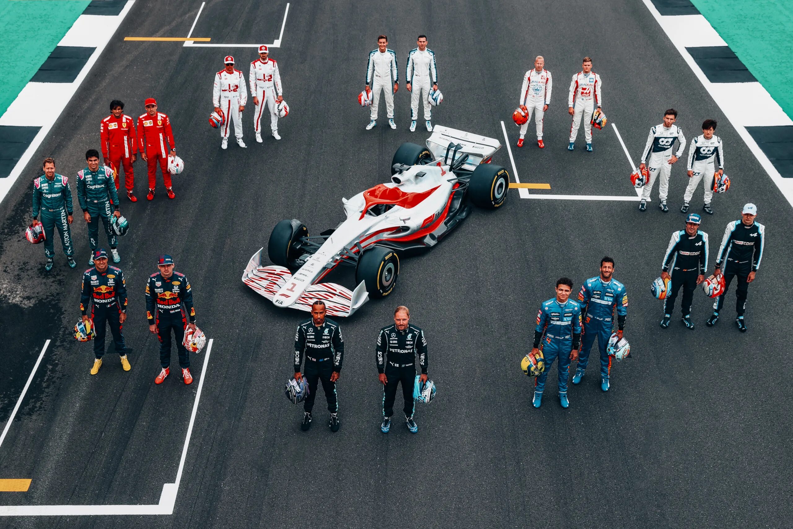 Формула 1 11. F1 2022 cars. Новые Болиды f1 2022. Болиды ф1 2022. Машины ф 1 2022 года.