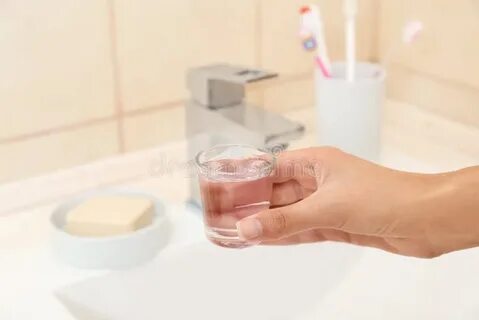 Полоскание рта после еды