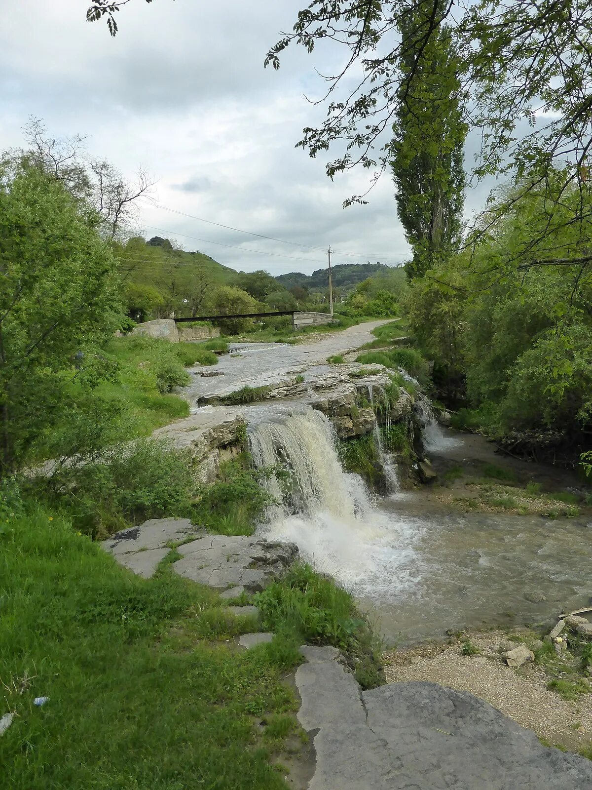 лермонтовский водопад. лермонтовский водопад в кисловодске. лермонтовский водопад. водопад в кисловодске на р. жемчужный водопад кисловодск.