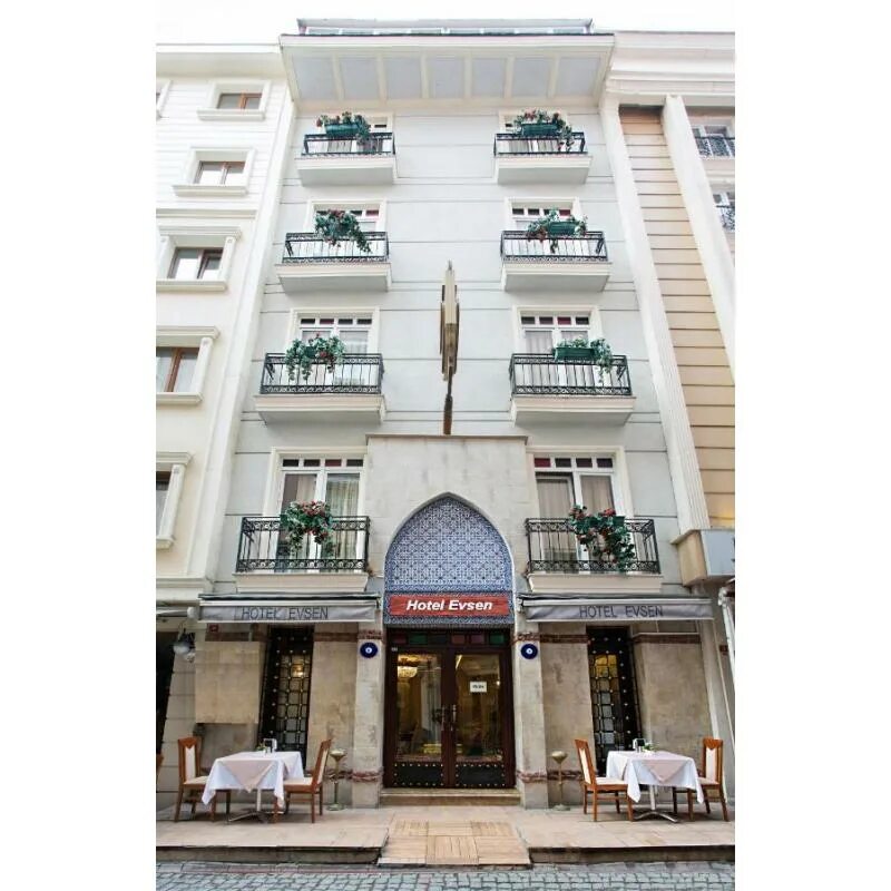 Стамбул февраль 2021. Стамбул достопримечательности босфор. Стамбул чит. Стамбул чит. Мечеть возле пролива босфор.