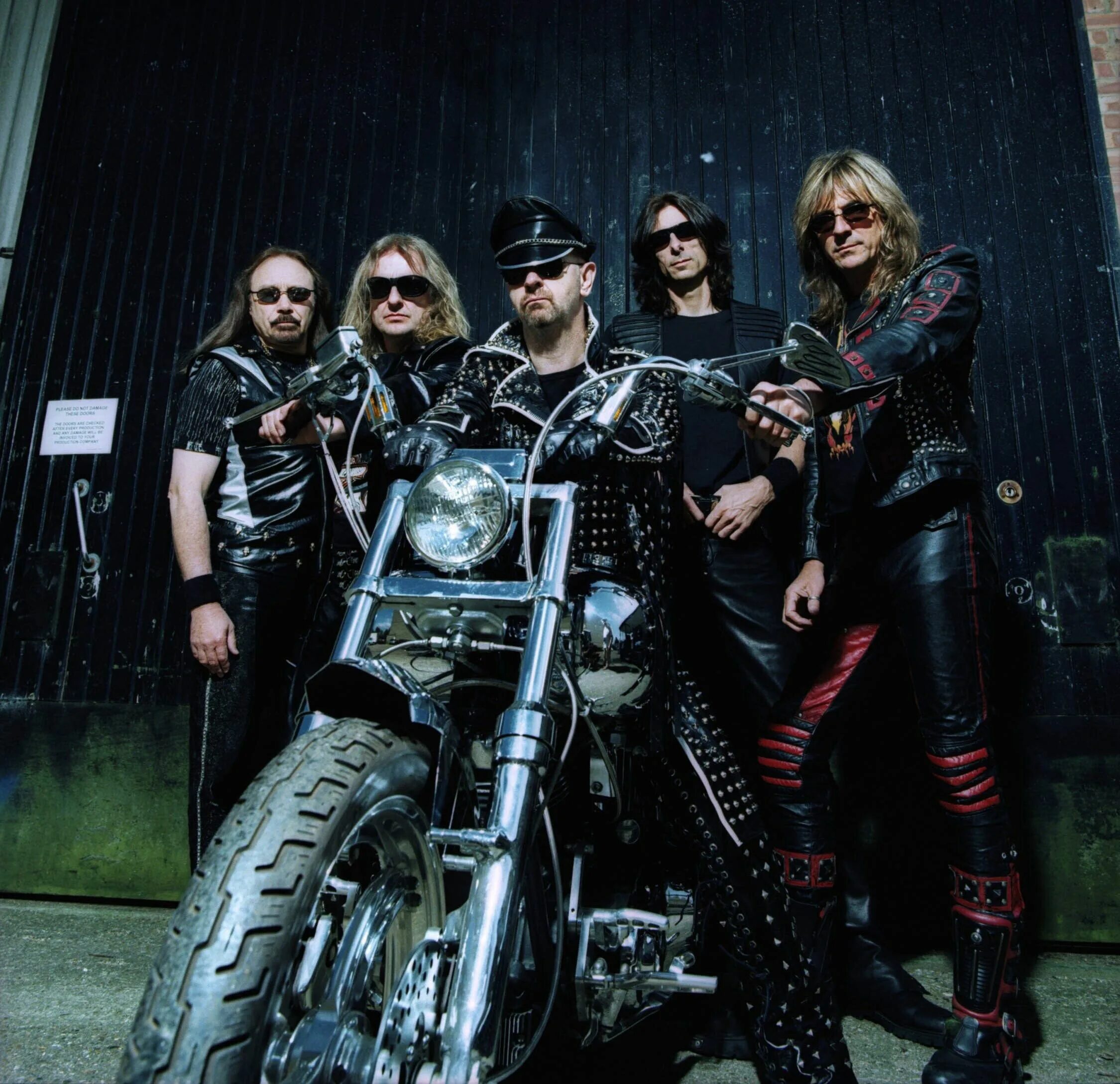 Байкеры саундтреки. Sons of anarchy постер. Лыба сыны анархии. Байкеры молодежная субкультура. Байкеры саундтреки.