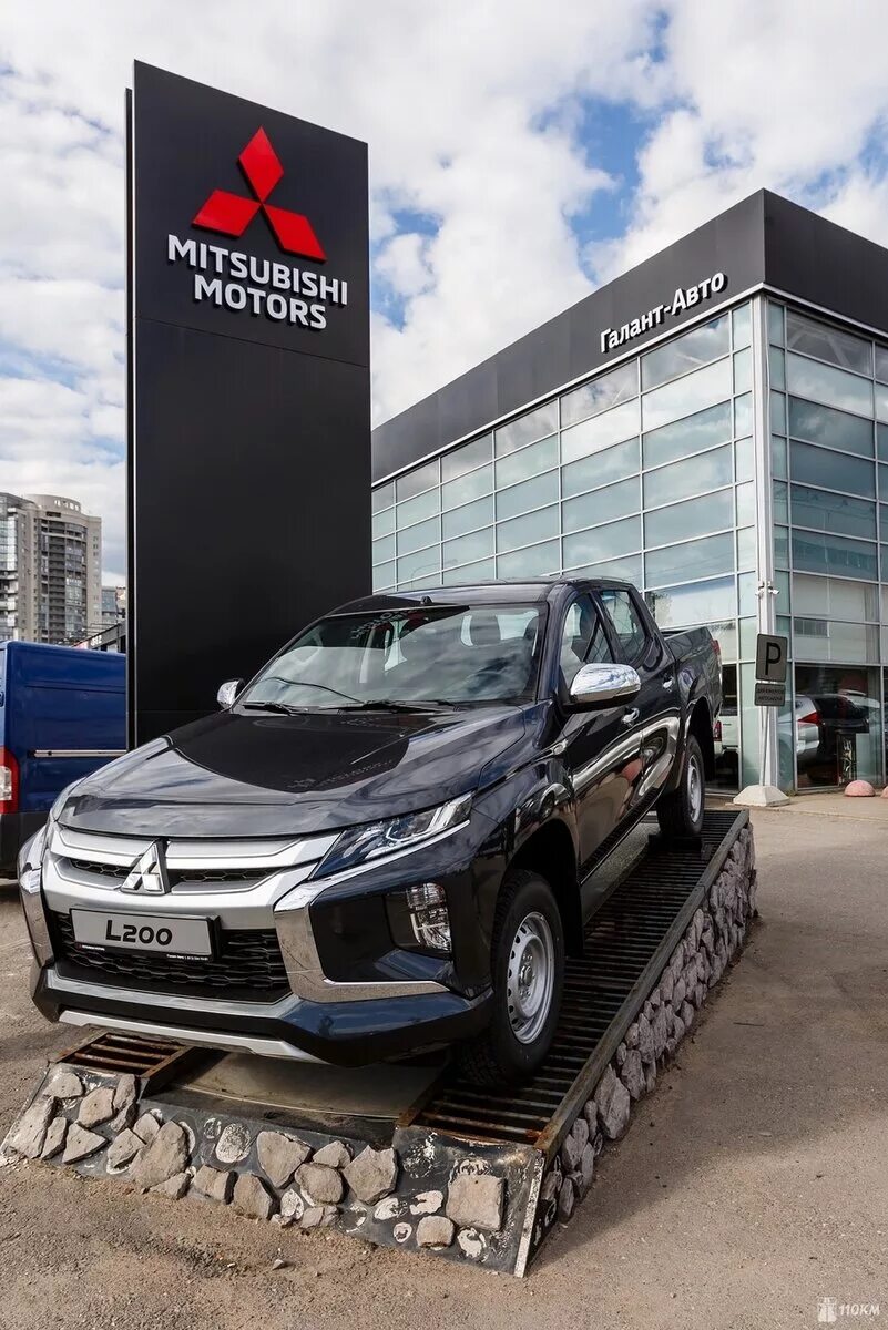 Митсубиши Моторс Аутлендер черный. Mitsubishi Motors автомобили Mitsubishi Галант. Митсубиси Моторс 2012. Мицубиси Моторс Паджеро.