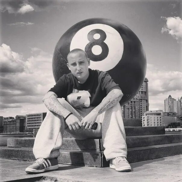 Трехколоночный шаблон сайта. Shot рэпер. Shot сайт. Женя ильницкий shot. Рэпер евгений ильницкий.