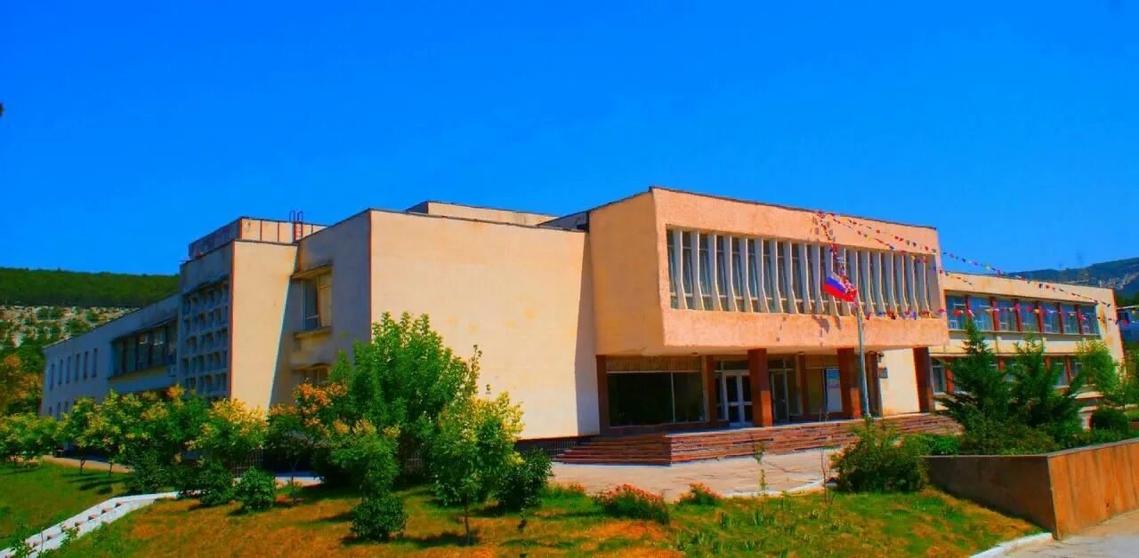 Дк севастополь. Дом культуры г. Дом культуры строителей севастополь. Дк севастополь. Ленина 25 севастополь.