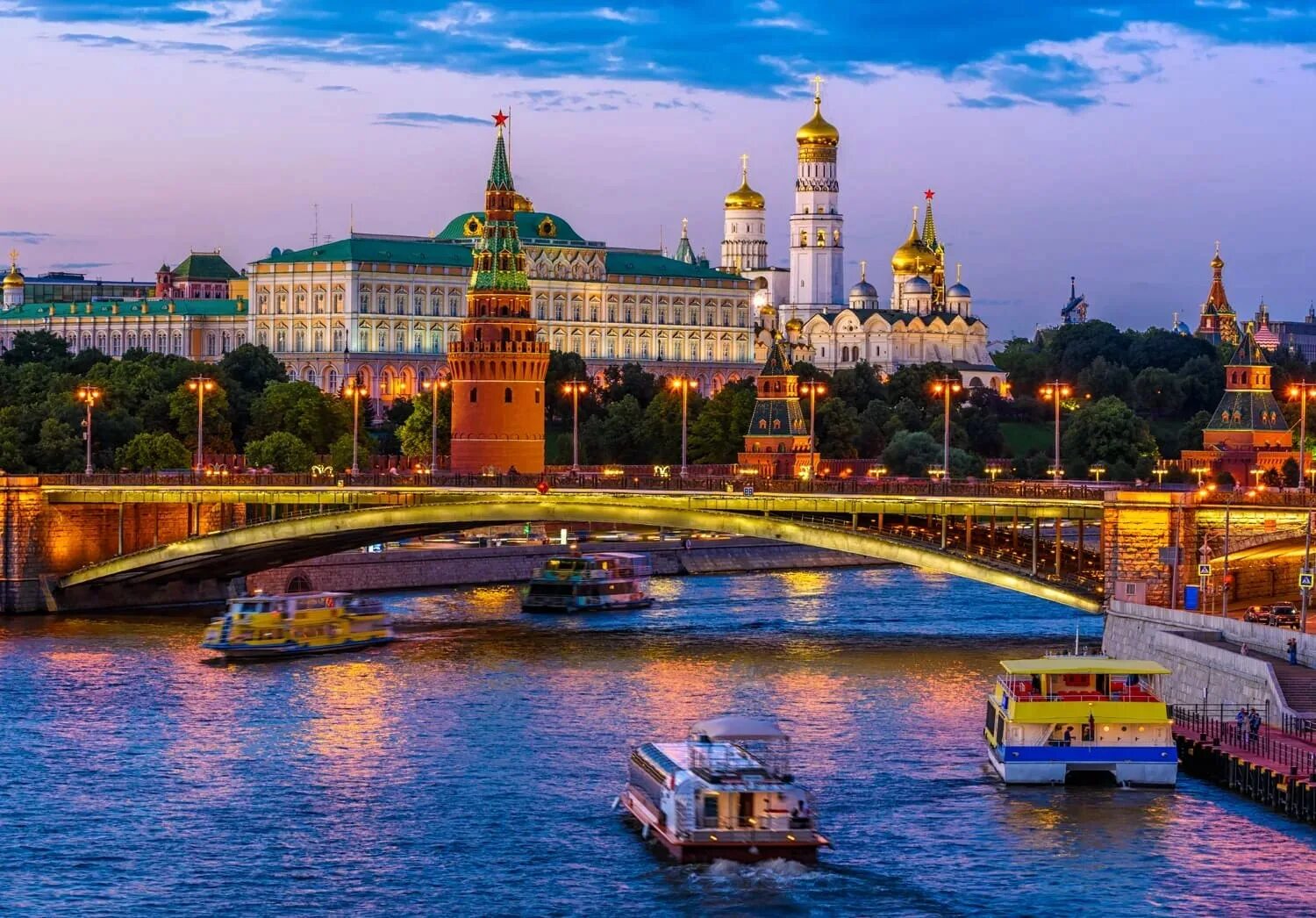 Поездка в москву на 3. Поездка в москву на 3. Путешествие по москве. Москва экскурсии. Прогулка на теплоходе по москве реке 2022.