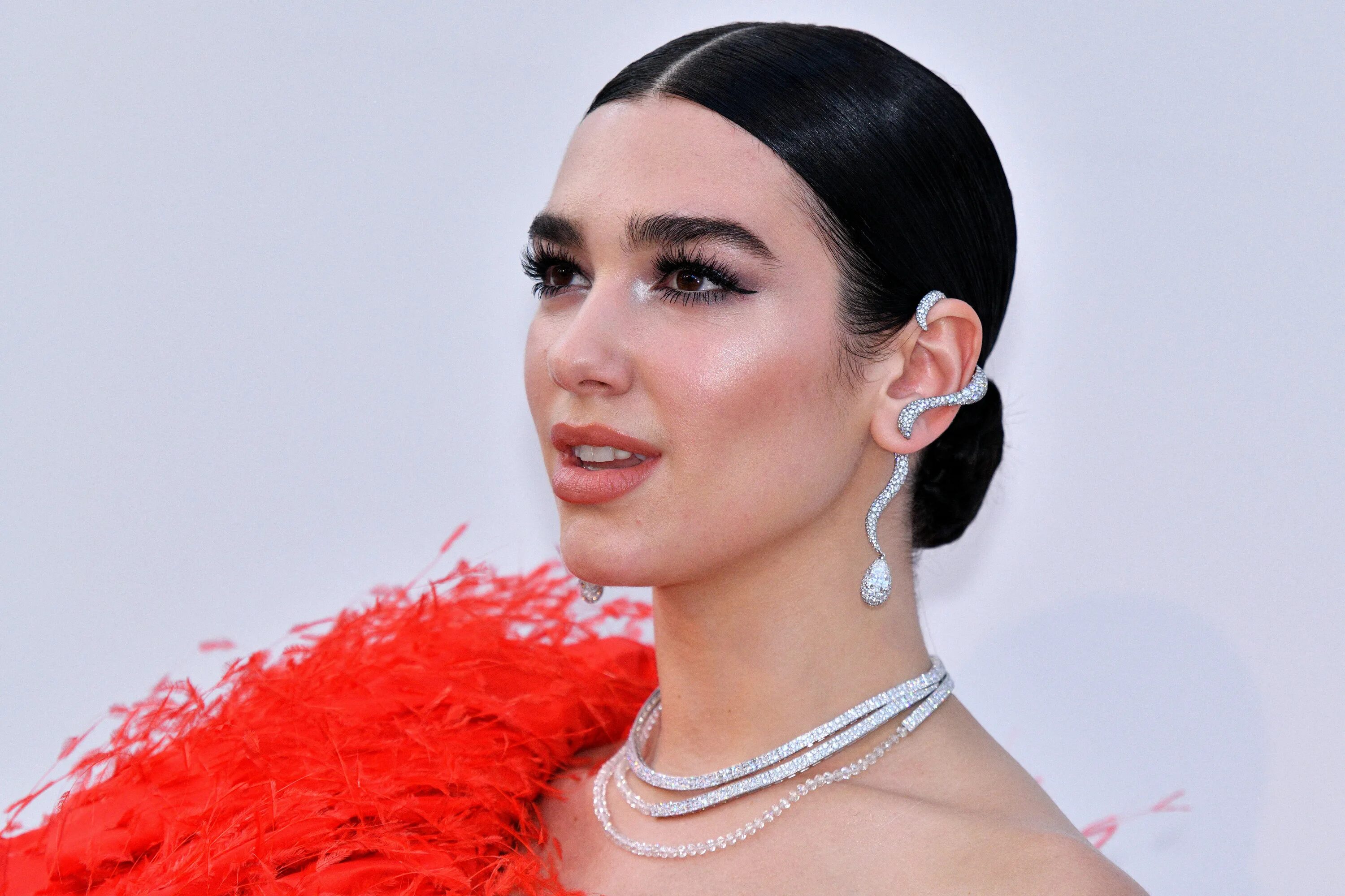 Дуа липа. Dua Lipa 2019. Дуа липа мет Гала 2023. Дуа липа Каннский кинофестиваль. Дуа липа элтон слушать