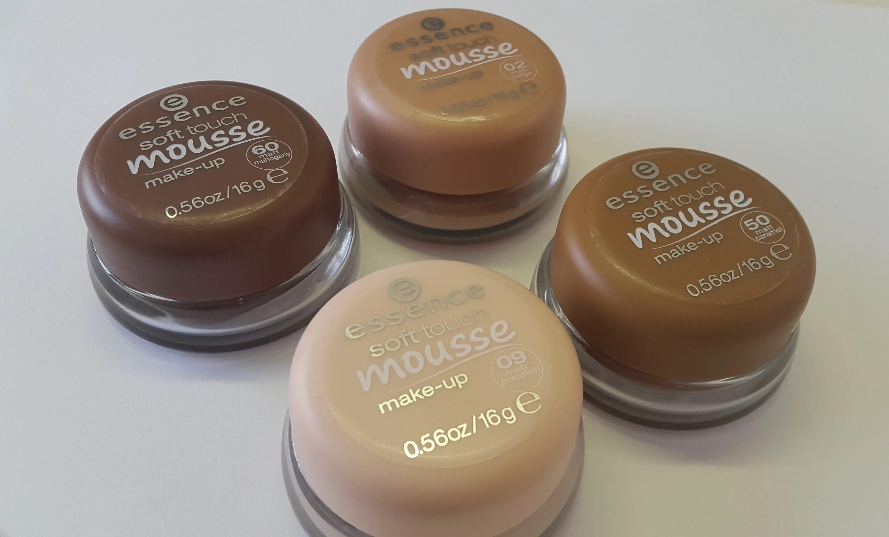 Soft essence. Тональный мусс эссенс оттенки. эссенс мусс тональный палитра. `essence` soft touch тон 13. essence mousse soft touch оттенки.