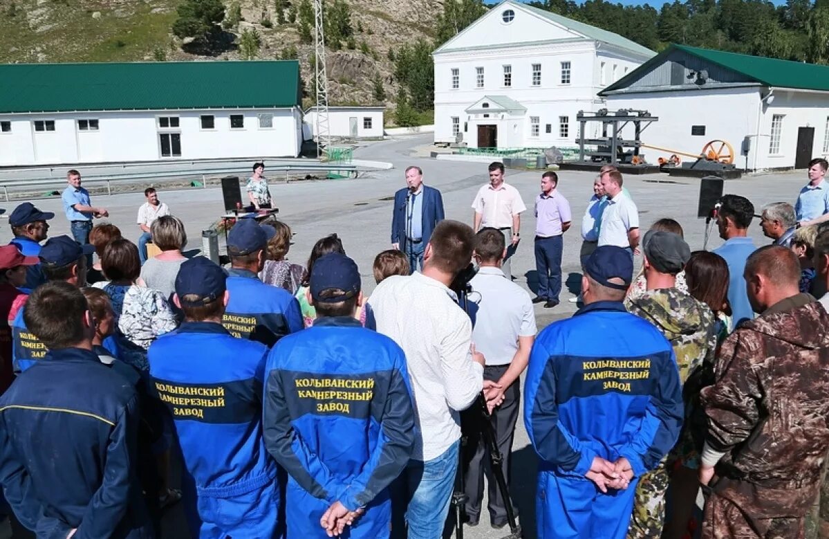 Новости сегодня алтайский край последние свежие события. Камнерезный завод Алтайский край. Колыванский камнерезный завод Алтайский. Колывань завод Алтайский край. Колыванский камнерезный завод Алтайский край обвинением.