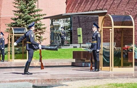 Стоял в карауле