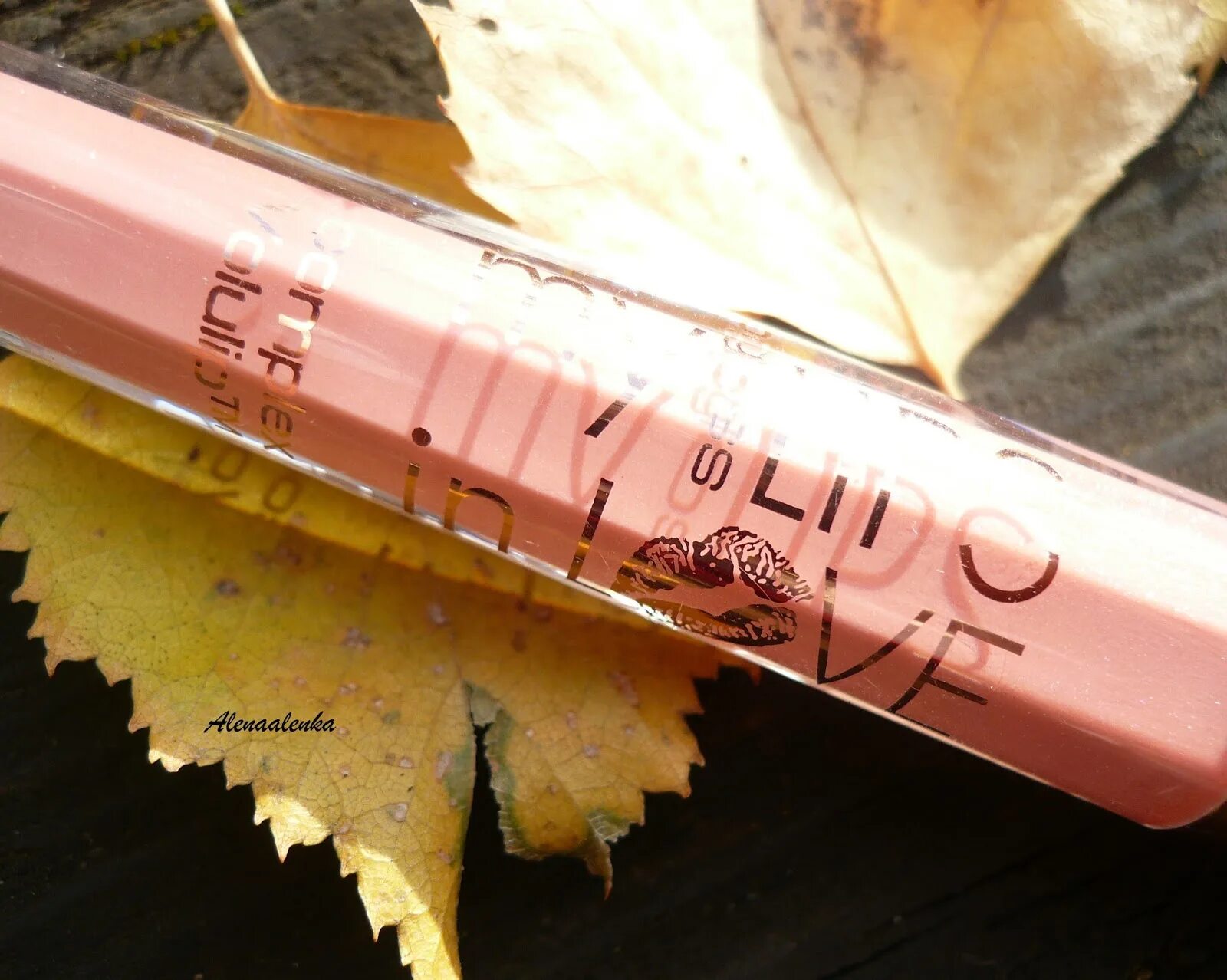 Блеск для губ stellary gloss. Stellary блеск для губ Lip Volum. Stellary блеск для губ Gloss свотчи. Stellary блеск для губ свотчи. Блеск для губ розовый стеллари.