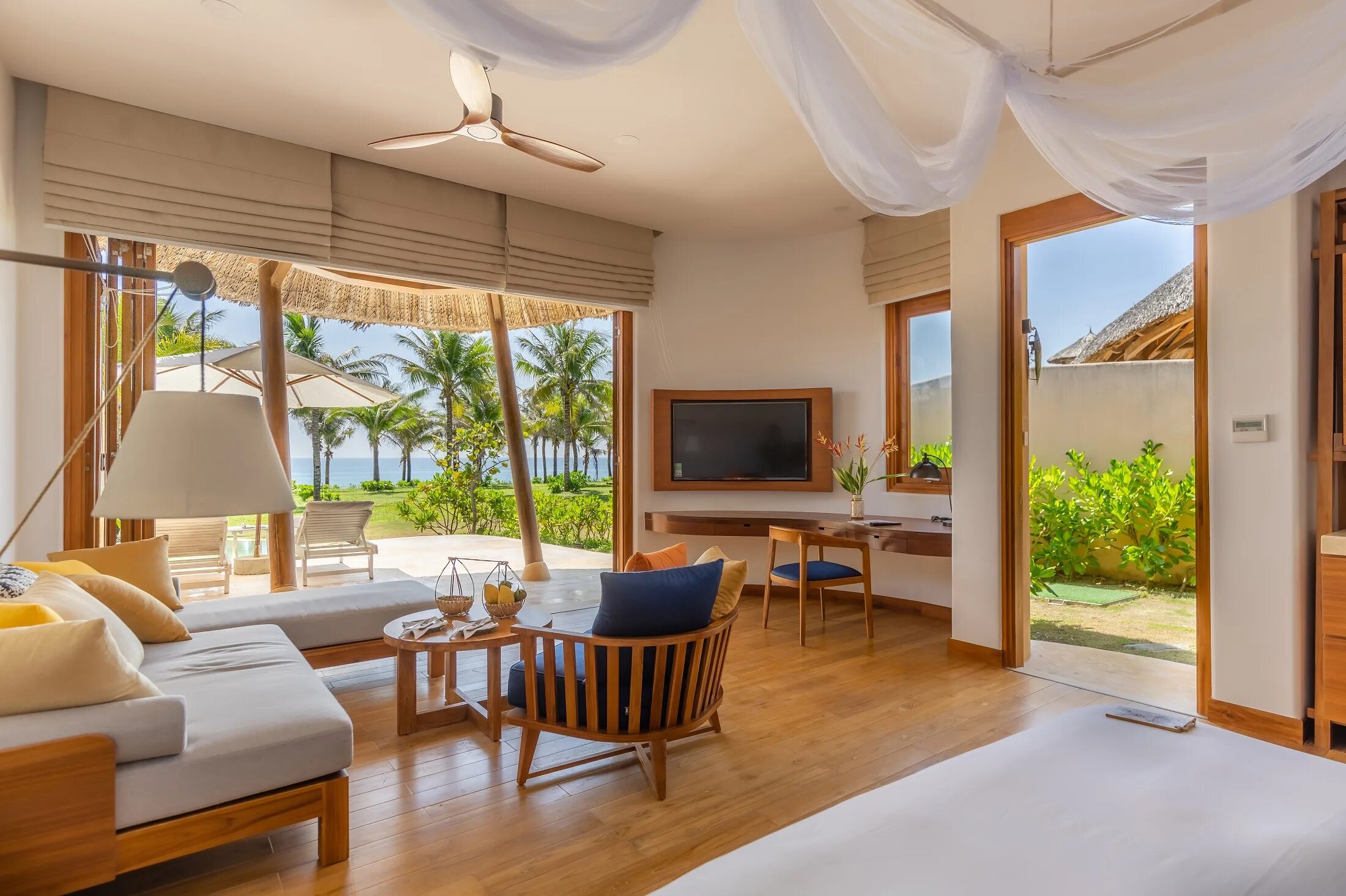 Ana mandara cam ranh resort. Ana mandara cam ranh resort 5*. ana mandara cam ranh 5*. спальня с бассейном.