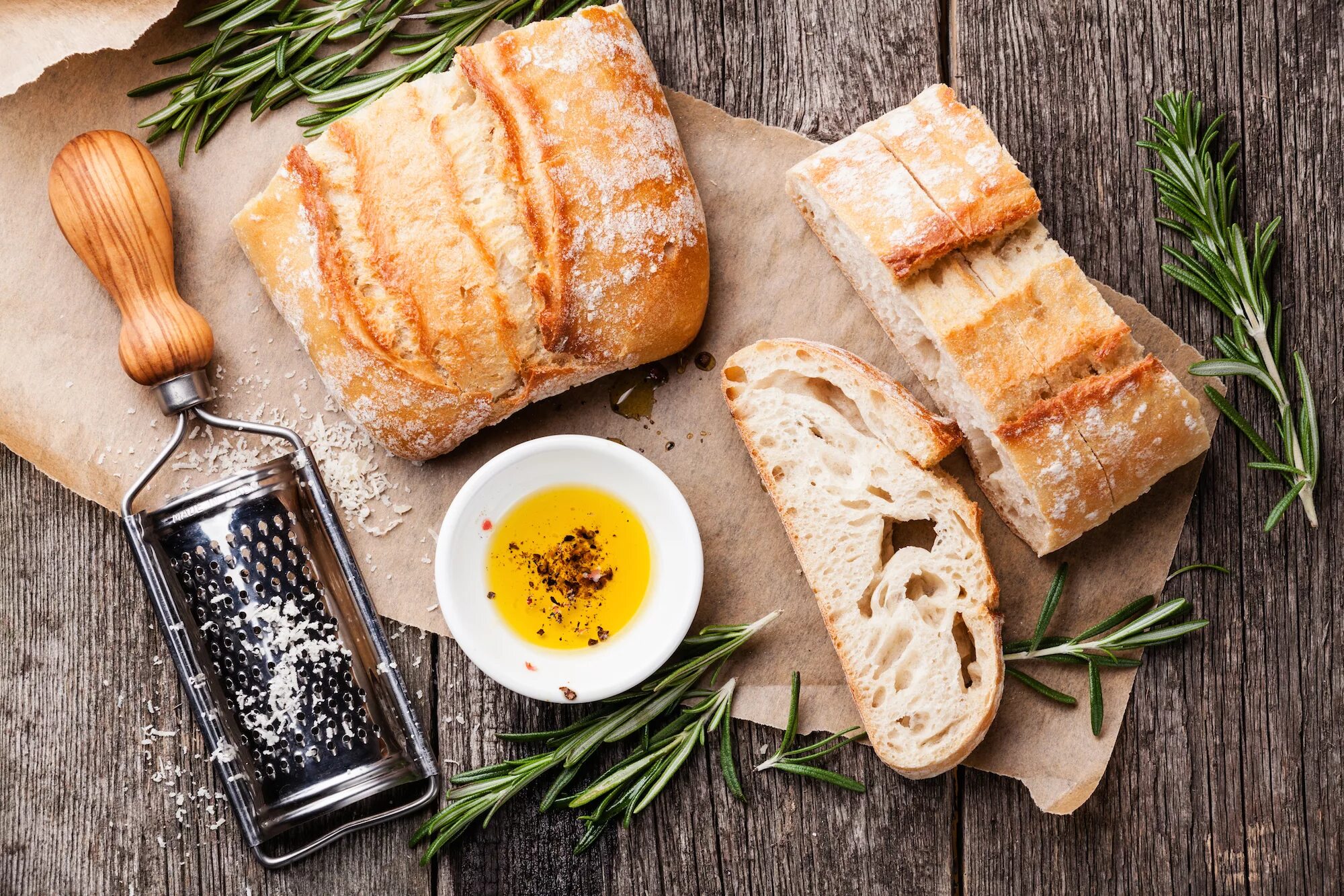 Bread olive oil. Чиабатта. Итальянская чиабатта. Хлеб. Красивый хлеб.
