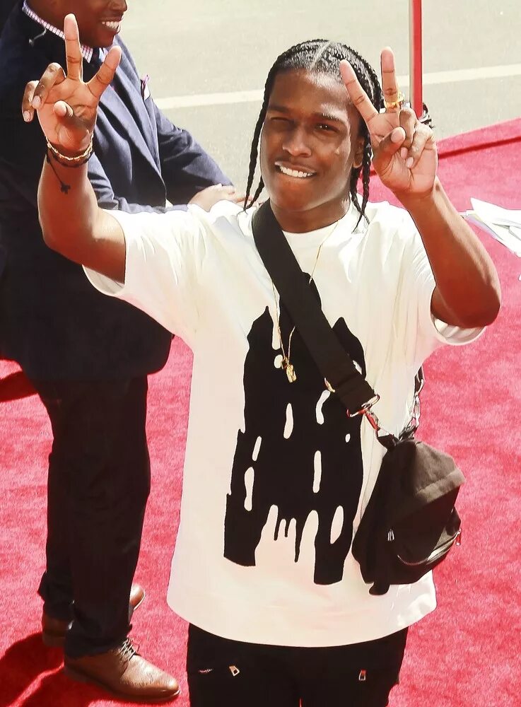 Asap rocky z. Asap rocky. Asap rocky 2011. Asap rocky 2022. Asap rocky цепь.