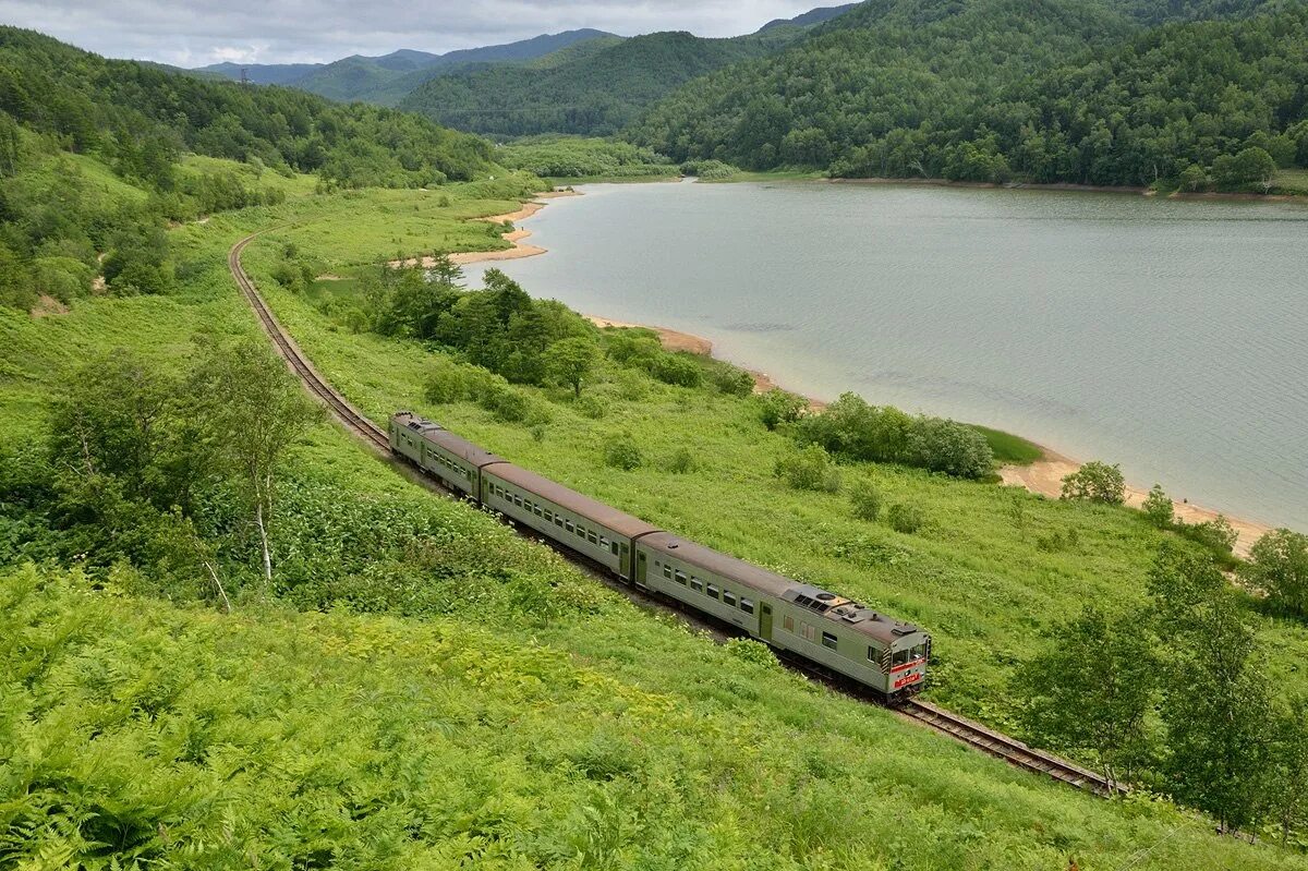 Железная дорога на Сахалине. Остров Сахалин железная дорога. ЖД дорога Южно Сахалинск Холмск.