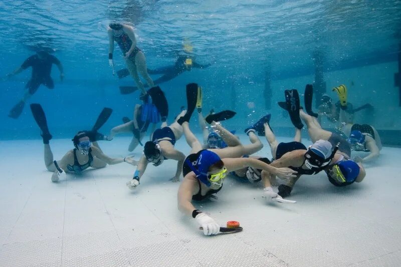 Подводный хоккей (Underwater Hockey). Необычные виды спорта. Необычные спортивные игры. Хоккей купание